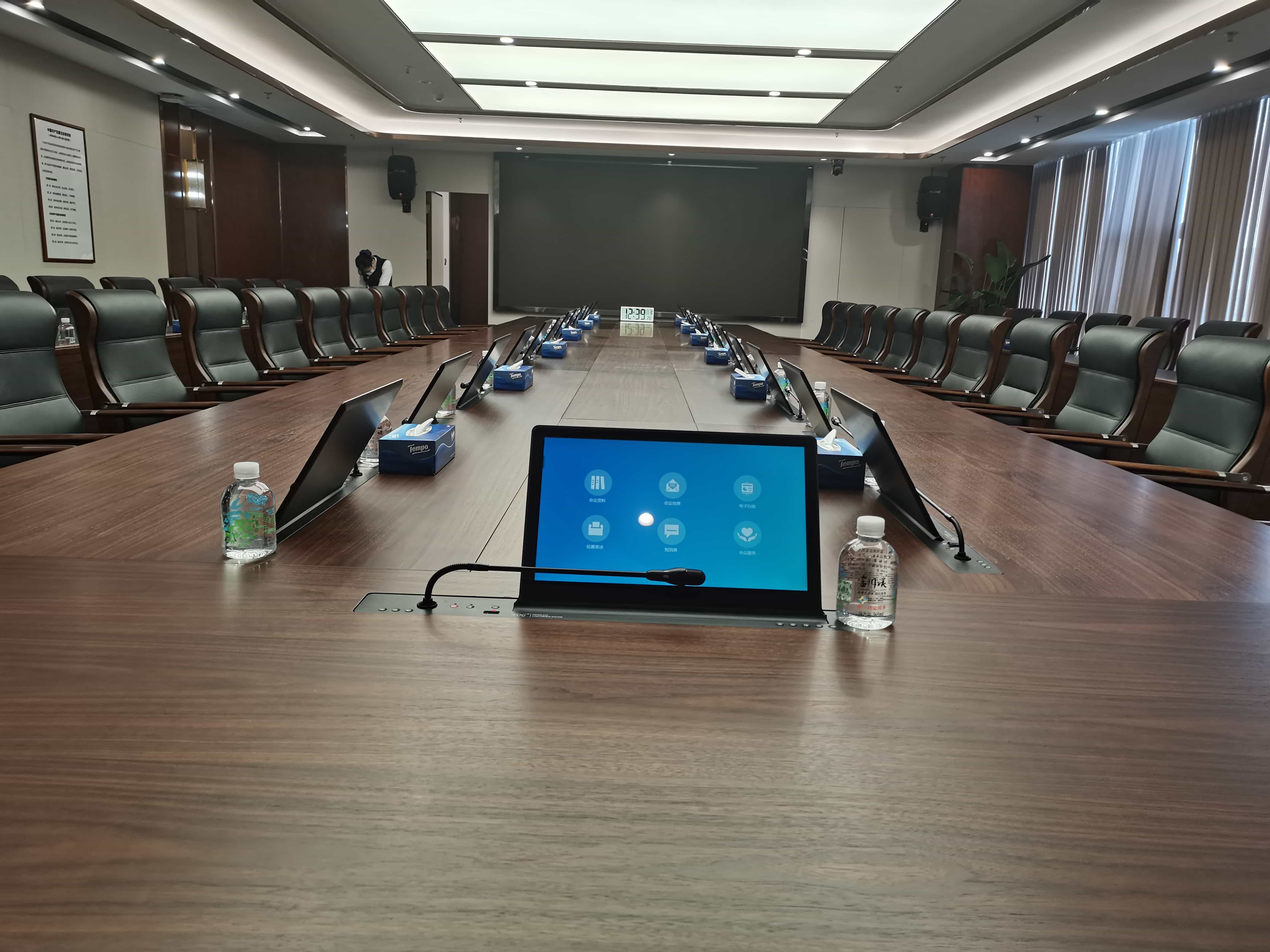 小兵无纸化会议系统-升降屏案例